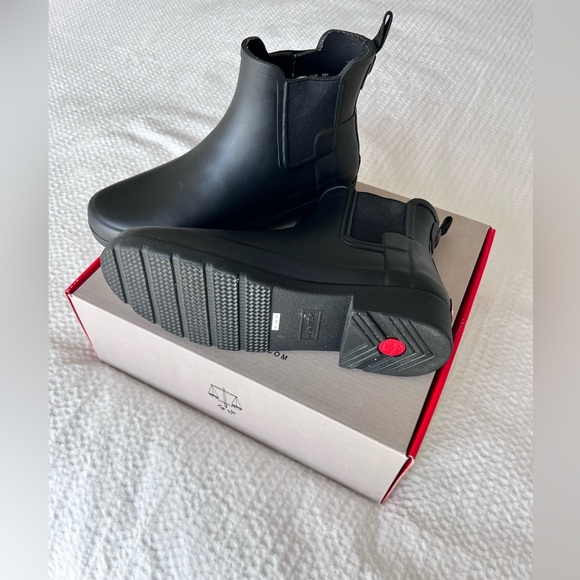 Hunter Rain Boots Size 7 - Picture 5 of 5